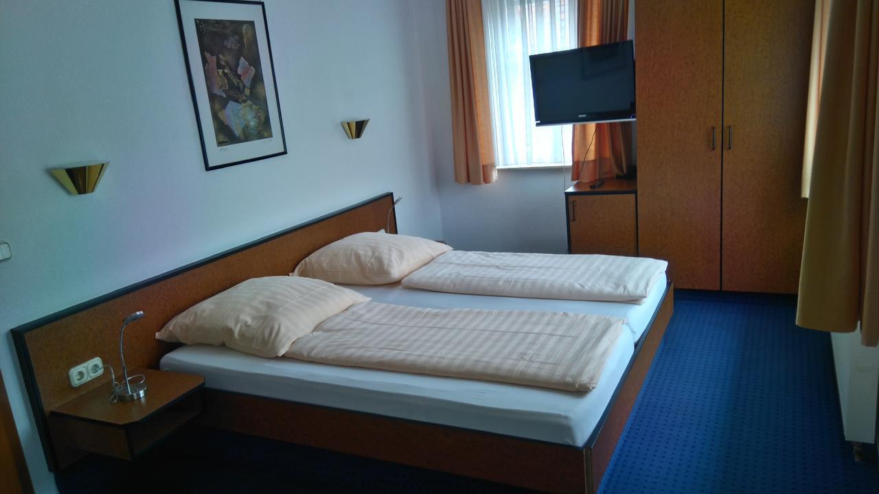 Hotel Loewensteiner Hof Haus Am Neuplatz Wertheim Exteriér fotografie